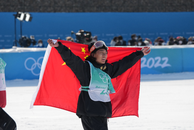 "北京冬奥会单板滑雪男子大跳台决赛,中国少年苏翊鸣夺冠.3小时前正观