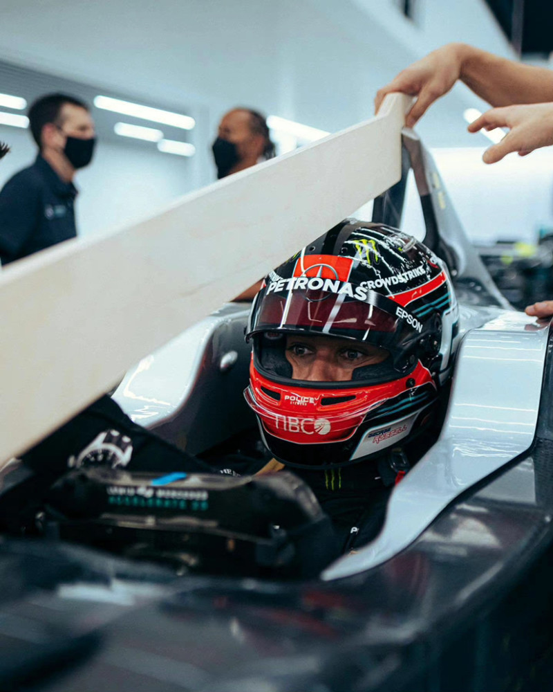 f1乔治拉塞尔组图分享这位帅哥才24岁呢