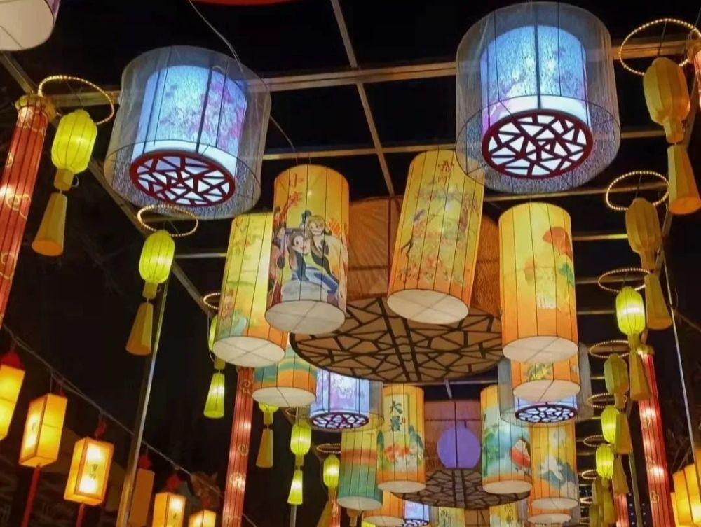 人声鼎沸十里长街,万盏千灯元宵节快乐!
