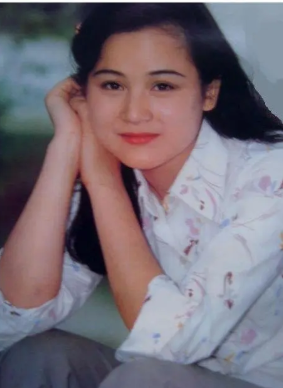 其实还有一位演员张玉屏,她的离开,也让人叹息,她曾是最佳史湘云的