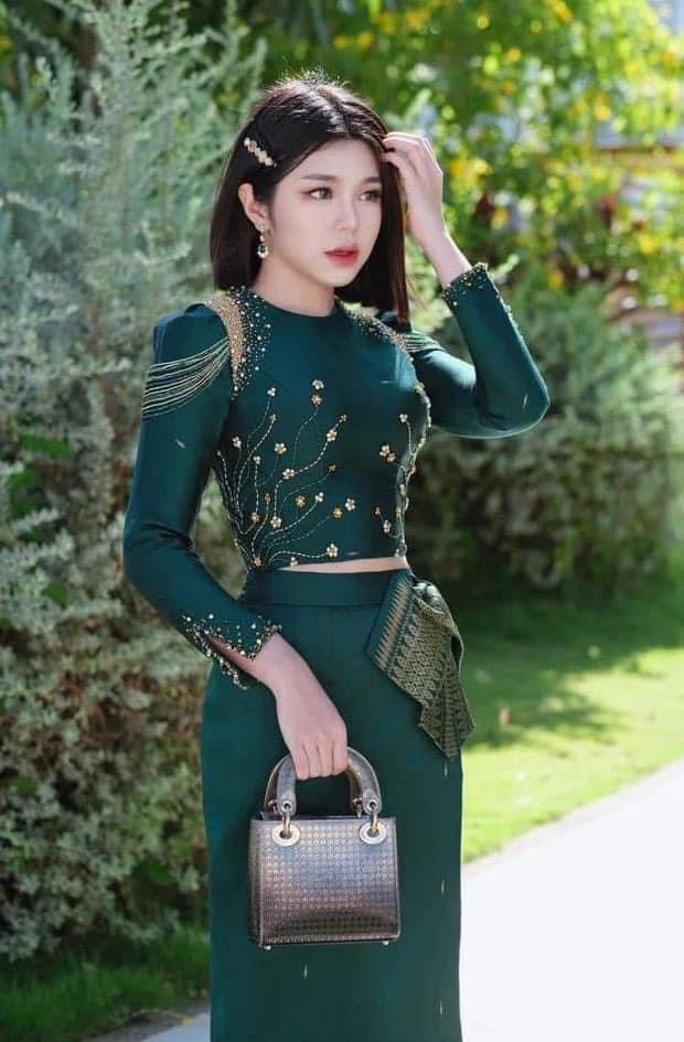 缅甸美女引领时尚穿搭民族的才是大众的