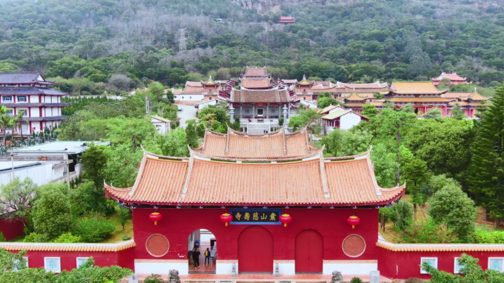 虎年你一定要到莆田囊山寺观虎溪看虎石