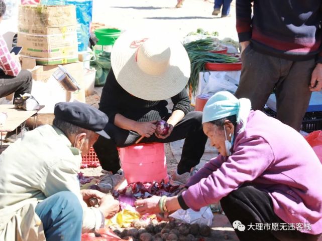 大理三月街赶集,太有"味"了!_腾讯网