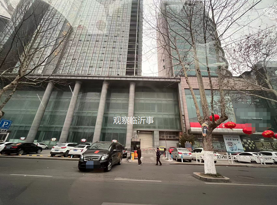 临沂华通大厦闲置镇可惜开个青年公寓或者创业大厦多好