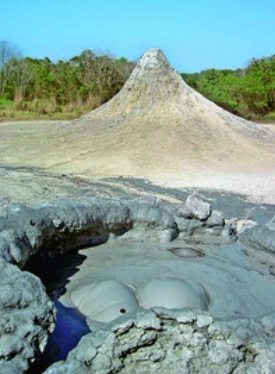 为什么印尼鲁西火山喷出的是泥浆?