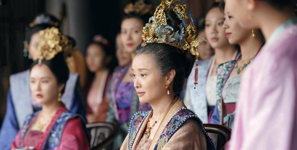 大宋传奇美女刘娥穿龙袍祭祖差点成为武则天却最终没称帝