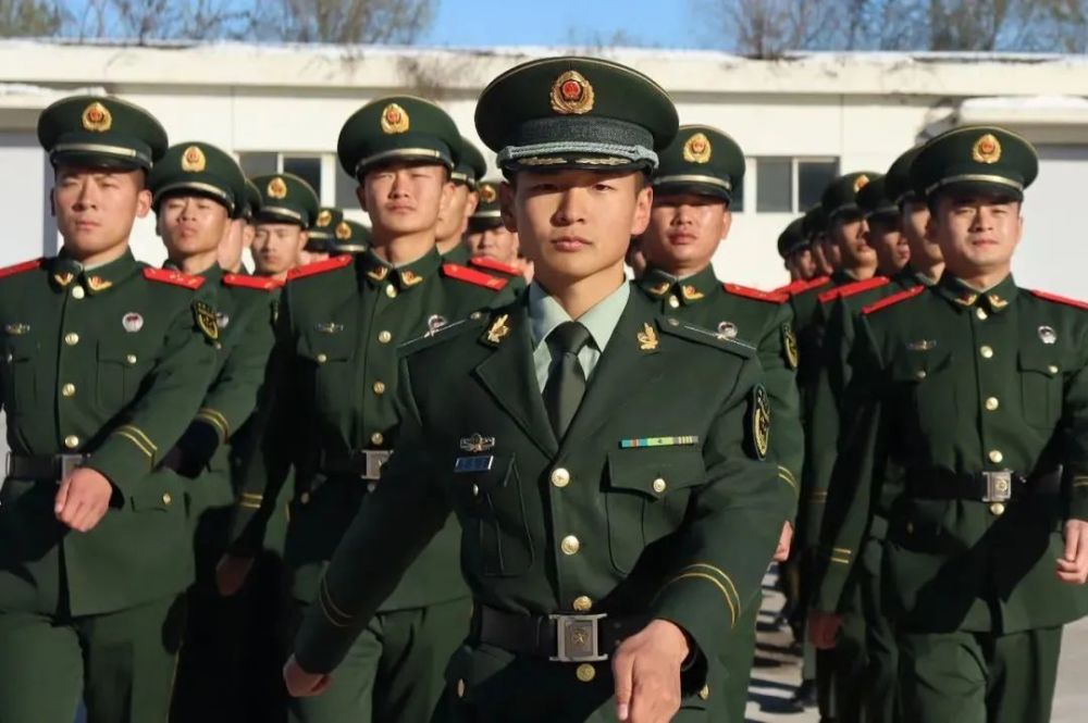 授衔少尉又一批少尉排长授衔