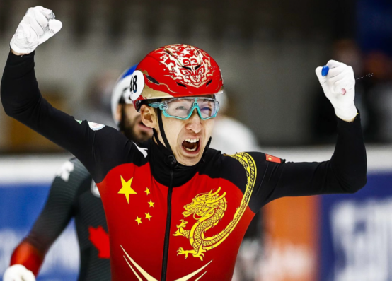 武大靖绝不退役绝不认怂仍不忘呼吁鼓励孙龙他还年轻