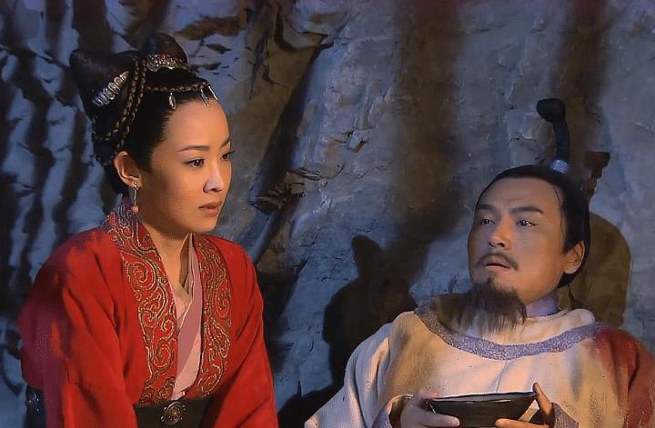狄仁杰破案的时候隐瞒了很多实情,她一早就知道,但是从来没有计较也没
