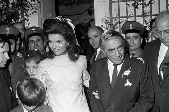 肯尼迪总统被暗杀后39岁的妻子为什么会改嫁给62岁的希腊富翁