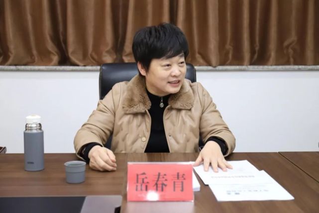 县委副书记岳春青参加县委办公室"夜校"集中学习