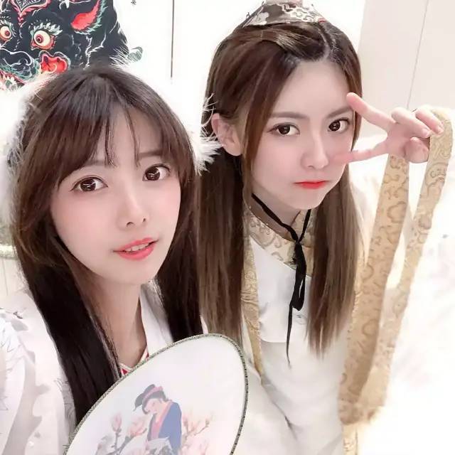周淑怡cos过女角色原神胡桃美丽女版克烈帅气美少女水冰月是什么