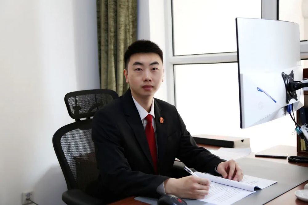 刘子贺但行前路不负韶华