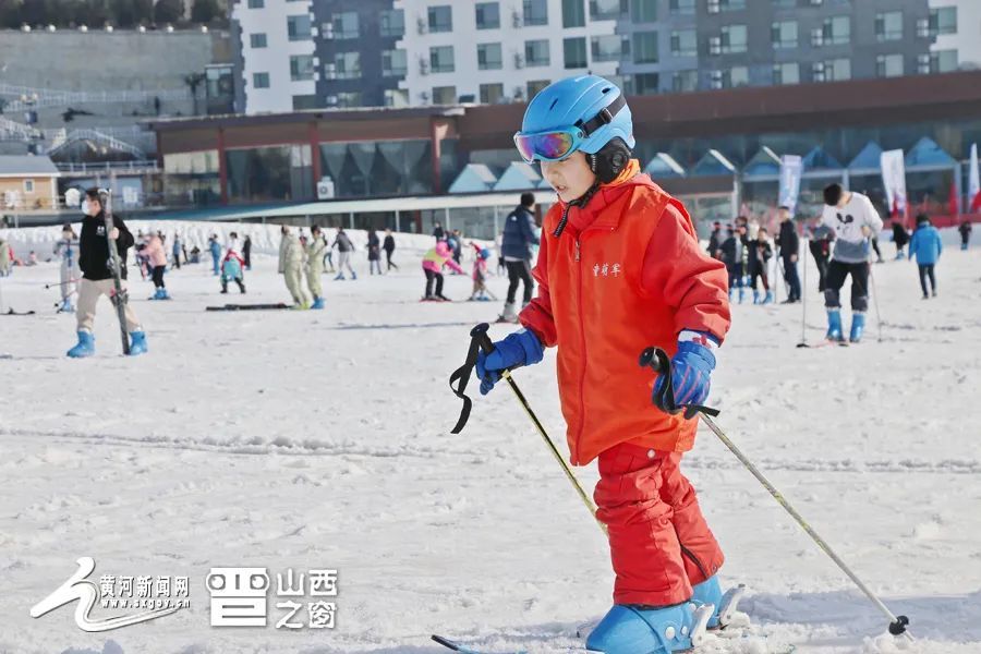 关注冬奥滑雪要从萌娃抓起
