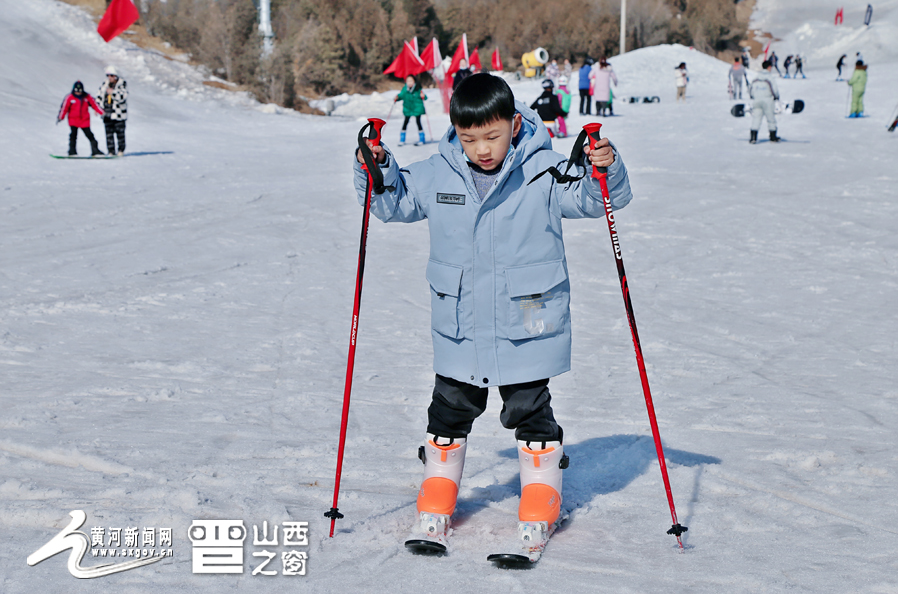 关注冬奥滑雪要从萌娃抓起