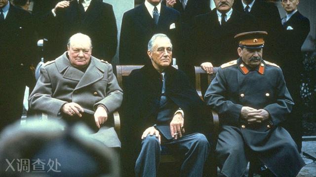 1945年雅尔塔会议,著名的三巨头照片.