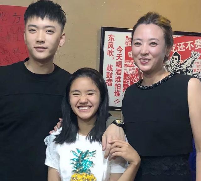 据说节目播出之后,崔妈妈每年暑假都会将李勒优接到大连生活,并承诺