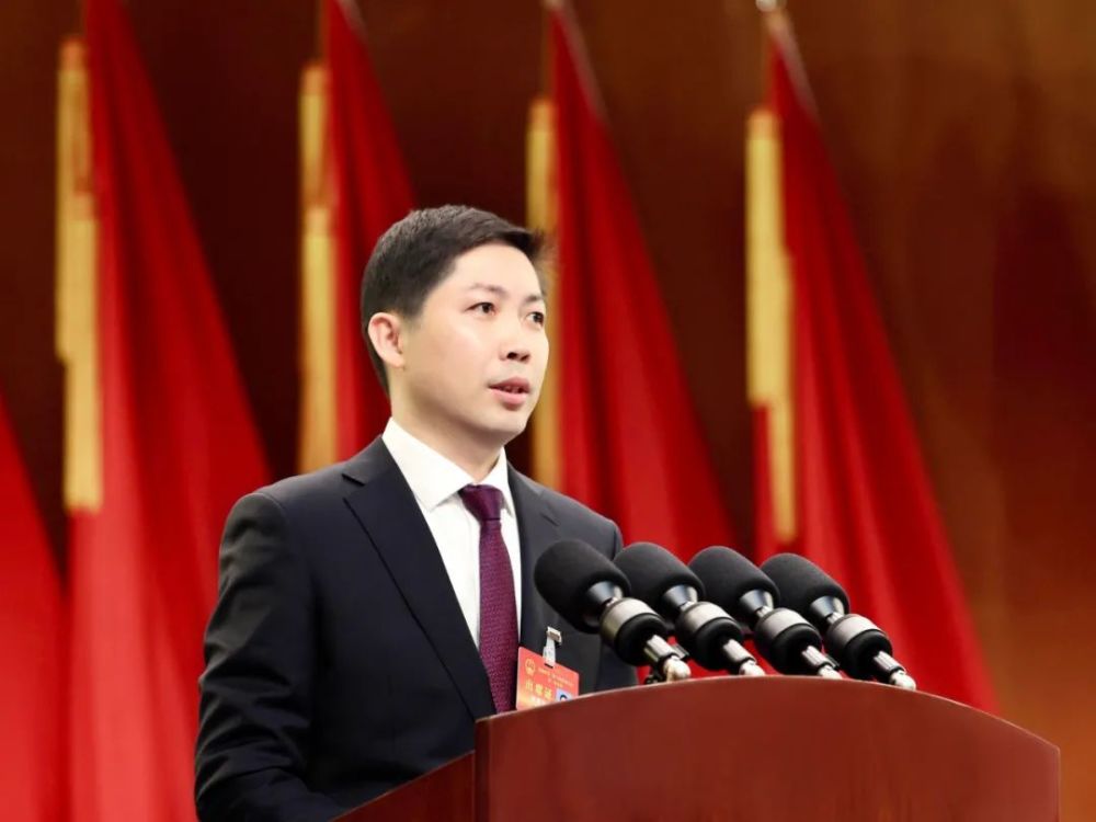 龙港市第二届人民代表大会第一次会议开幕