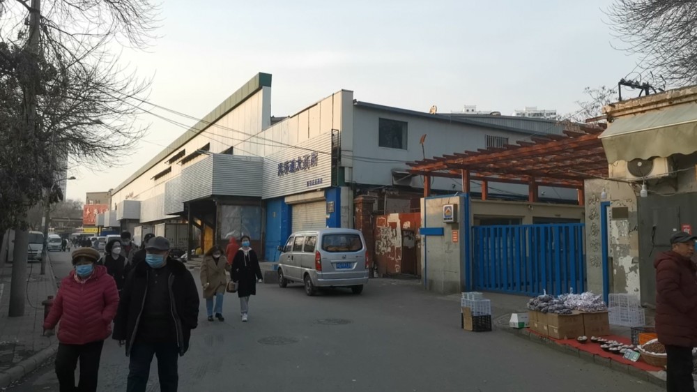 冈纬路教堂位于天津市河北区望海楼街道岗纬路,建于1917年,为中山路