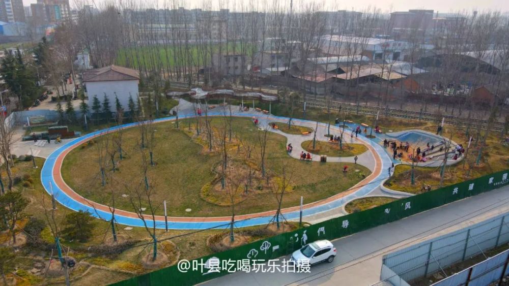 免费占地6700平方含公共儿童游乐场叶县公园天花板横空而来