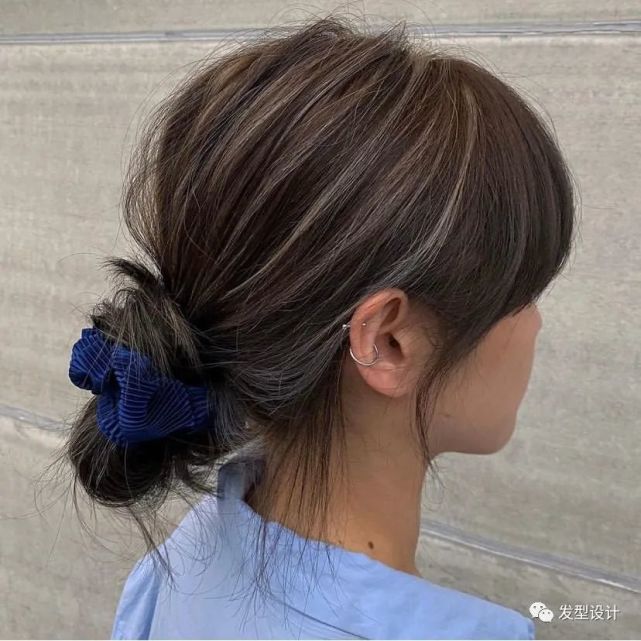 优雅鲨鱼夹发型