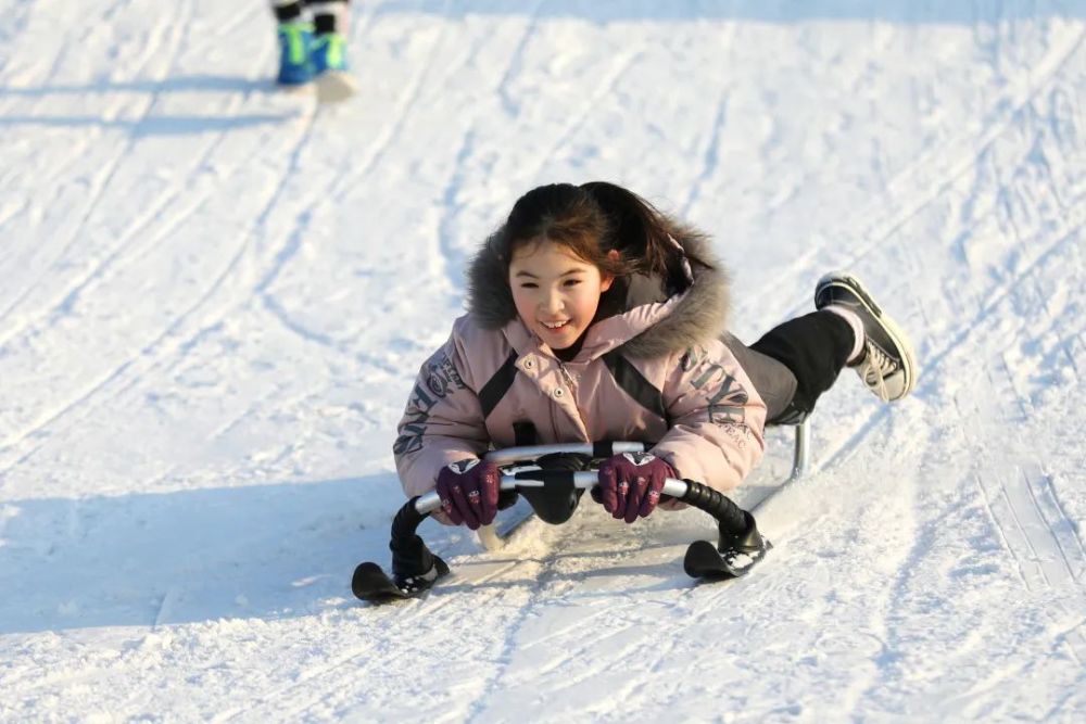 图说示范区乘风冬奥激发沈抚冰雪运动热情