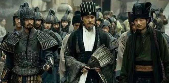诸葛亮手里为什么总拿着把羽毛扇它有什么意义