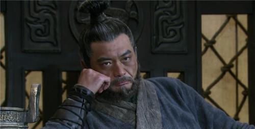 魏延墓前有3座跪像一是马岱二是杨仪最后一个人是诸葛亮
