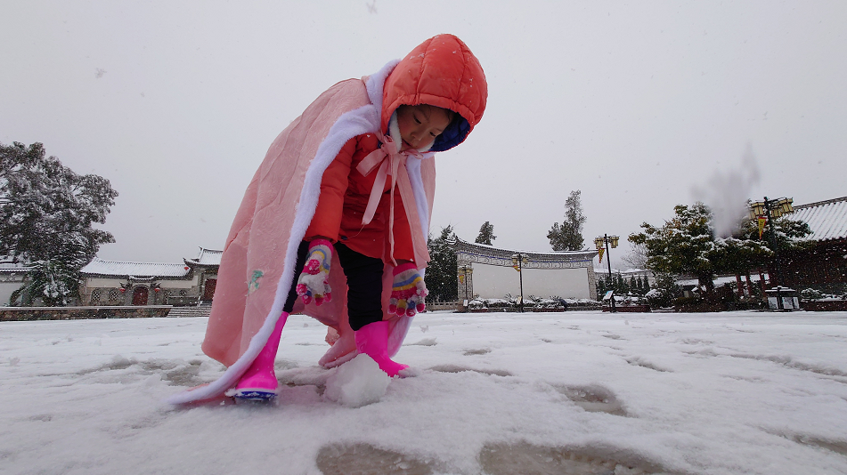 下雪啦朋友圈里欢乐多一大波雪人和美景向你袭来