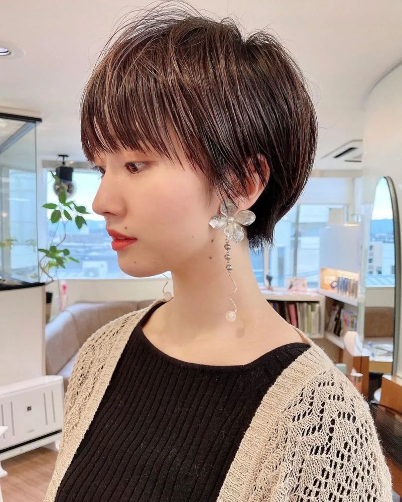 每天分享好发型日本沙龙超人气灵动随性短发上线关注发型图片库,每天