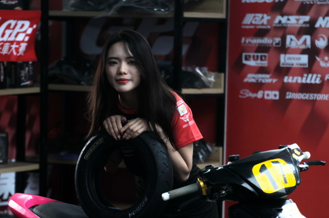 伟业达 GP：Arisun 艾瑞森轮胎 女骑风采-第23张图片-摩托天地 - 摩托之家
