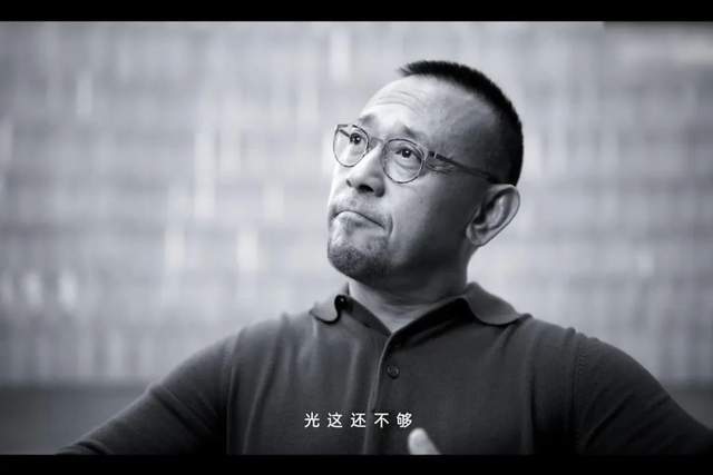 就是这些让人难以理解的台词,恰恰奠定了姜文日后执导电影的风格.