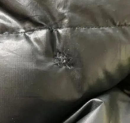 烟头老家的烤火炉简直就是羽绒服受伤重灾区特别是过年前后像@翠勇一
