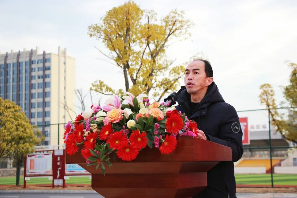 精彩奉新二中四中刚刚举行的开学典礼又表彰了一批