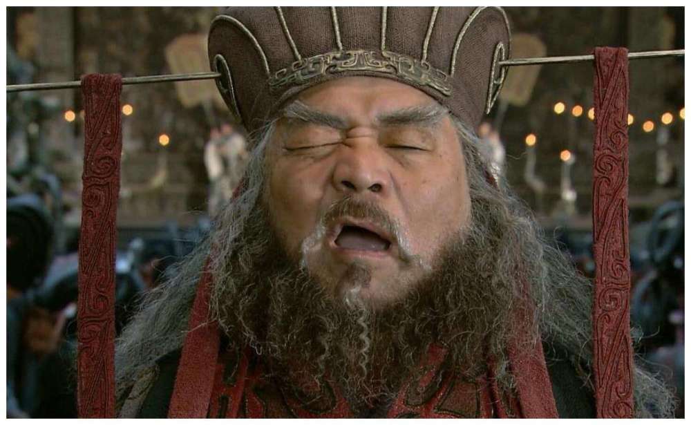 被人痛恨的董卓这四点让你知道他的残暴