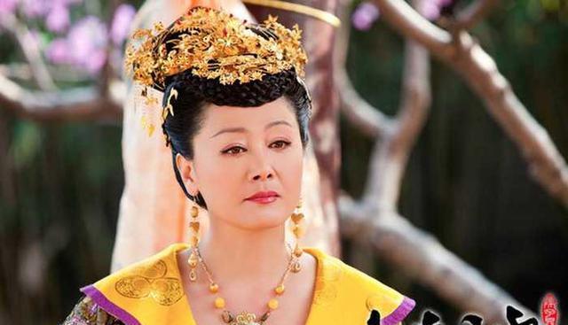 1996年张青在《上官婉儿》中出演武则天,威严有神.10.