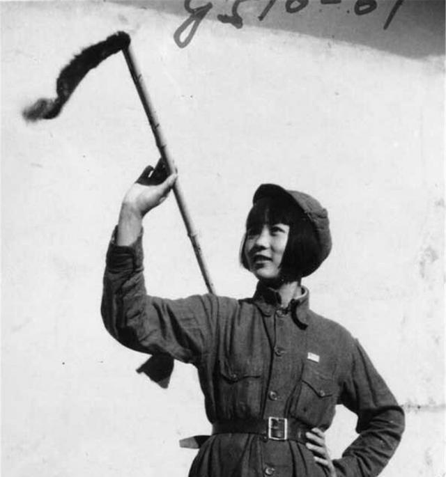 银金花百岁抗战女兵看病时不慎露出胳膊医生看了赶忙报警