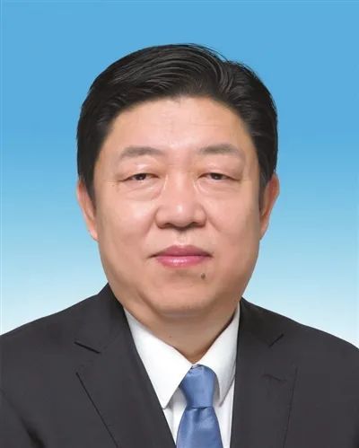 姚江华同志简历姚江华,男,汉族,1971年8月生,中央党校研究生,中共党员