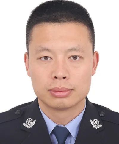 头条先锋模范嵩县民警孙小勇破案能手为民担当