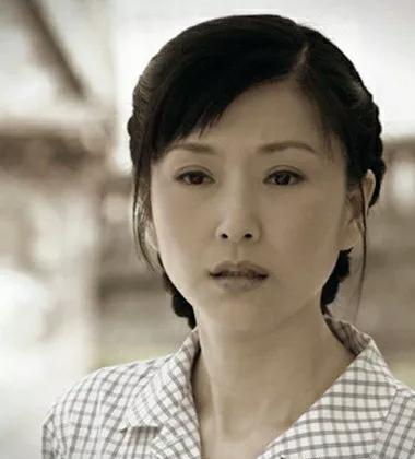 冻龄女神张玉嬿温婉可人甜美大气