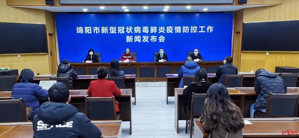 【新疆新冠救治专家组这次疫情以无症状感染者和中青年为主,】