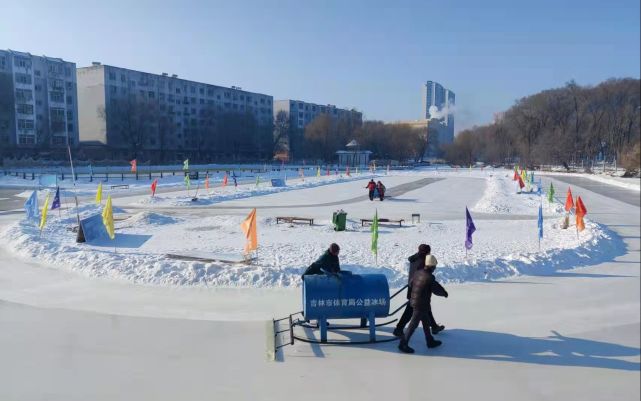 四季雪洞粉雪天堂公益冰场一座城和它的百余冰雪场地