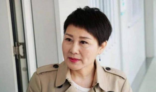 国民婆婆张凯丽28岁爆红34岁嫁豪门发愁女儿嫁不出去