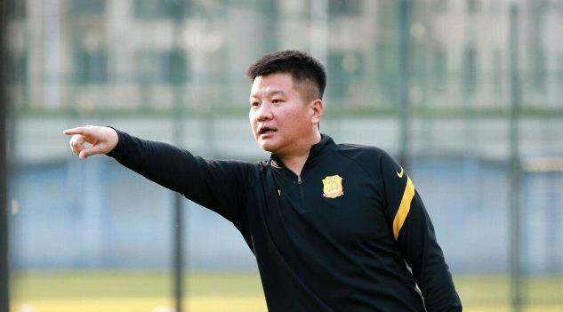为李金羽点赞武汉队内忧外患他依然选择坚守如今得到新合同