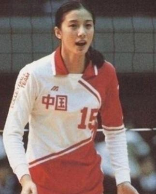 中国女排李月明最美副攻手二婚嫁美国人今54岁生活幸福