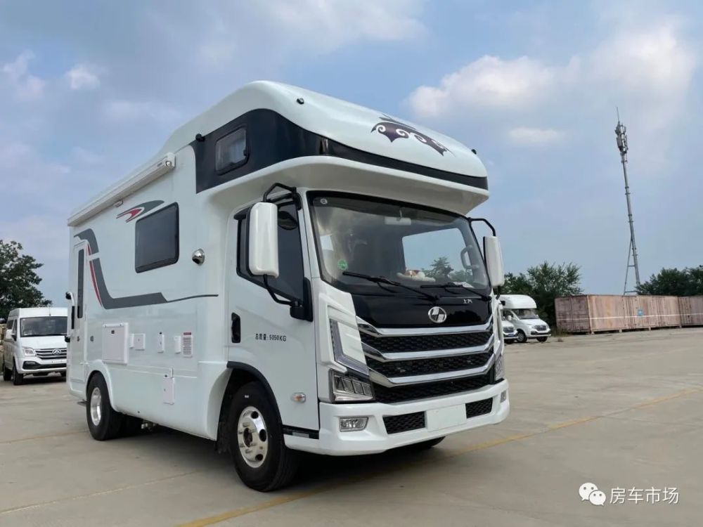 跃进h500轻卡房车6座双胎后进门大空间改装两室带10度电