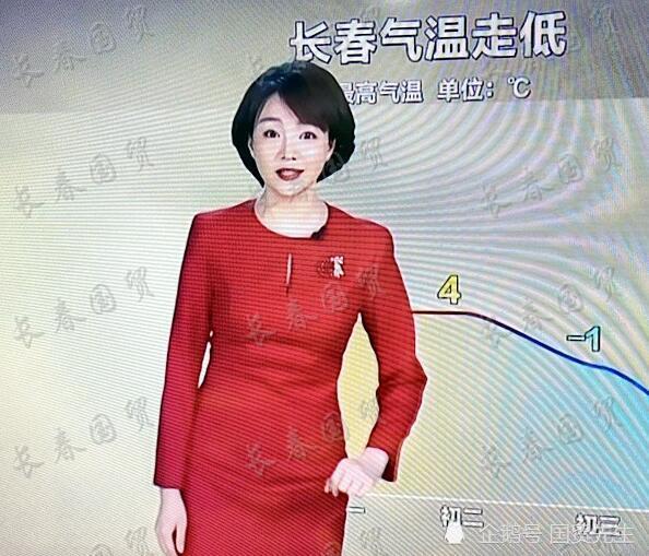 央视天气预报主持人撞脸董卿长得太像堪比双胞胎姐妹