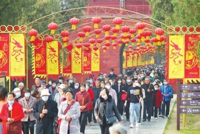 太昊陵朝祖会最佳摊位拍出98万