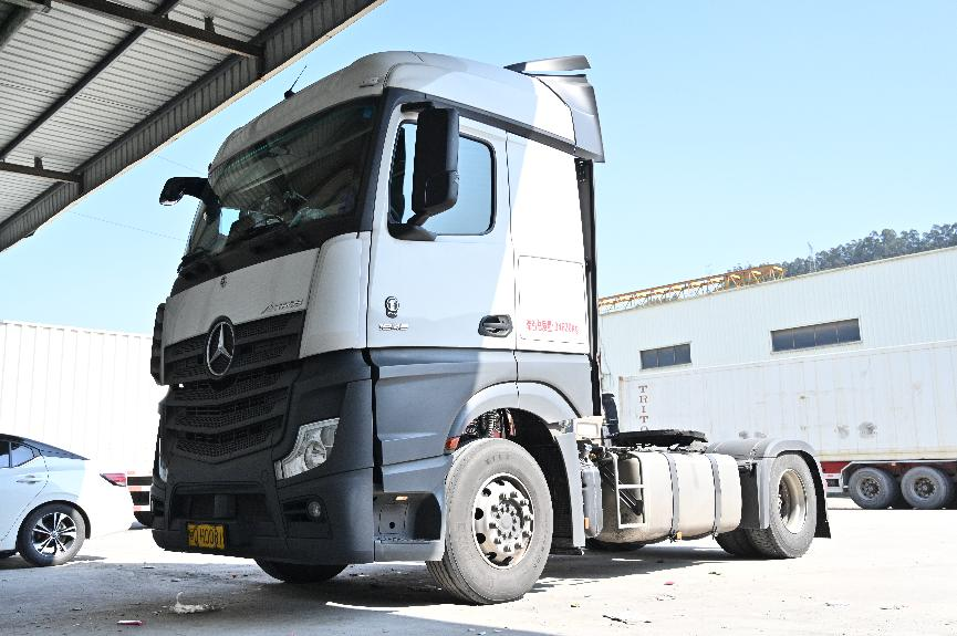 当欧卡照进现实丨实拍奔驰newactros18454x2牵引车