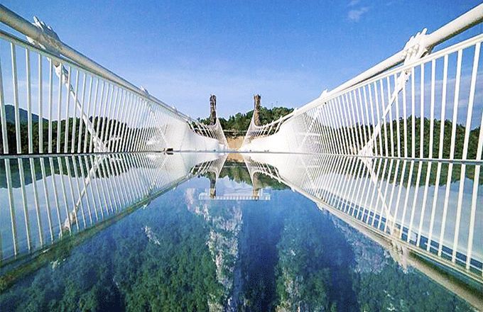 分时间段,c线141元/张,分时间段)玻璃桥位于张家界大峡谷景区,是世界